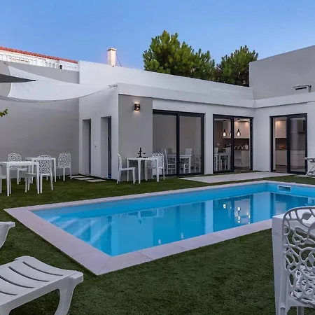 Alojamento de Acomodação e Pequeno-almoço Ilheu 25 House