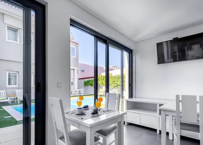 Alojamento de Acomodação e Pequeno-almoço Ilheu 25 House 4*