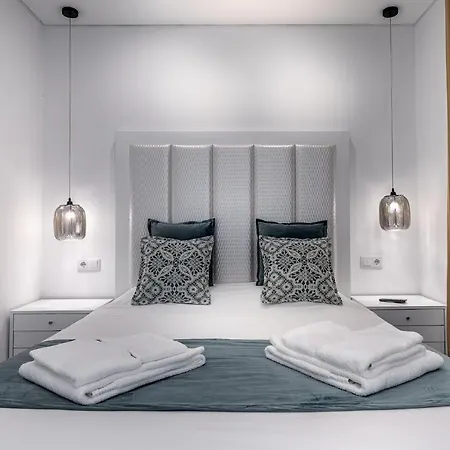 Ilheu 25 House 4*