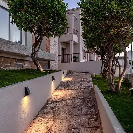 Couette-café Ilheu 25 House