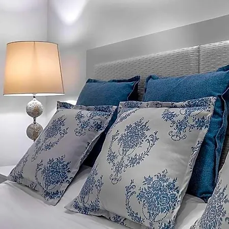 Ilheu 25 House 4*