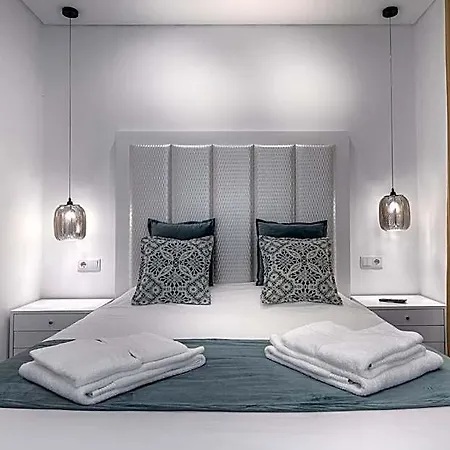 Ilheu 25 House 4* Peniche