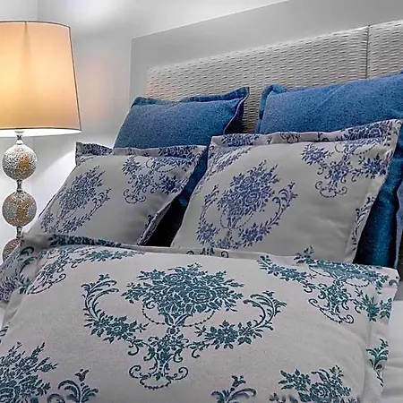 Ilheu 25 House Bed and Breakfast